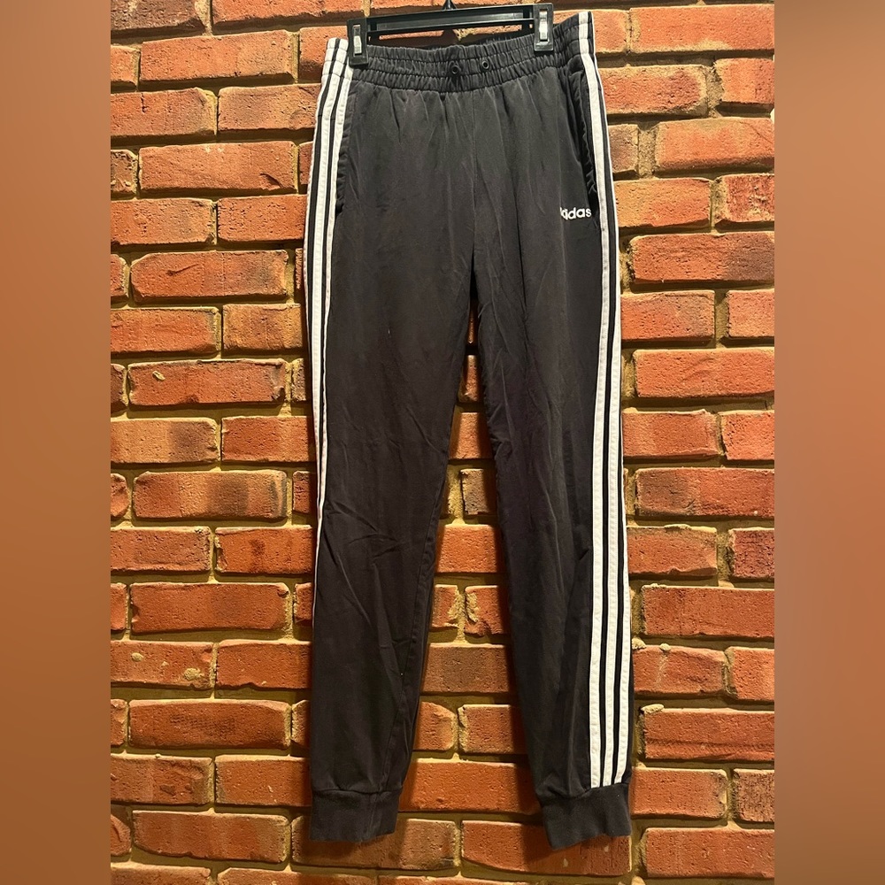 🖤Adidas Joggers 🖤